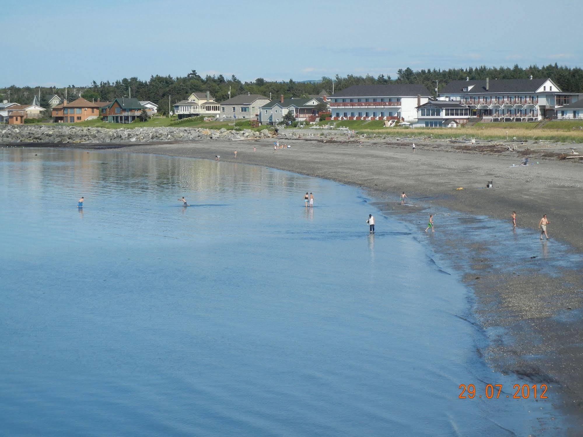 Hotel Motel Belle Plage Matane Exteriör bild