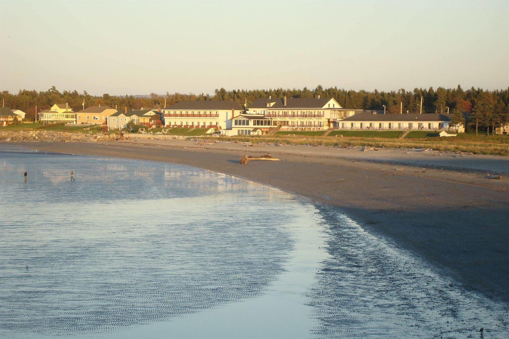 Hotel Motel Belle Plage Matane Exteriör bild